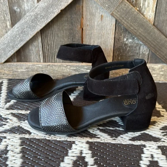 * NWOT*Cloud Footwear | Kenzie Block Heels - Picture 4 of 10